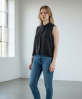 Chemise courte sans manches à col classique - Noir intemporel - New Collection